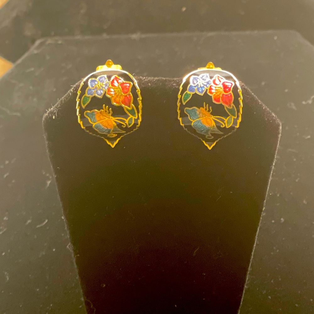 Beautiful Vintage 60’s Bent Leaf Cloisonné Clip On Earrings